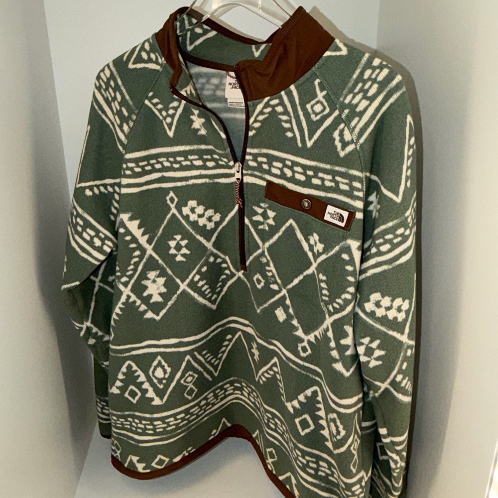 The North Face Men’s Green Aztec Quarter-Zip Fleece Pullover (Large)